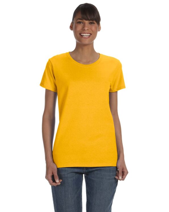 alt="Gildan Ultra Cotton t-shirt, yellow color, ideal for events"